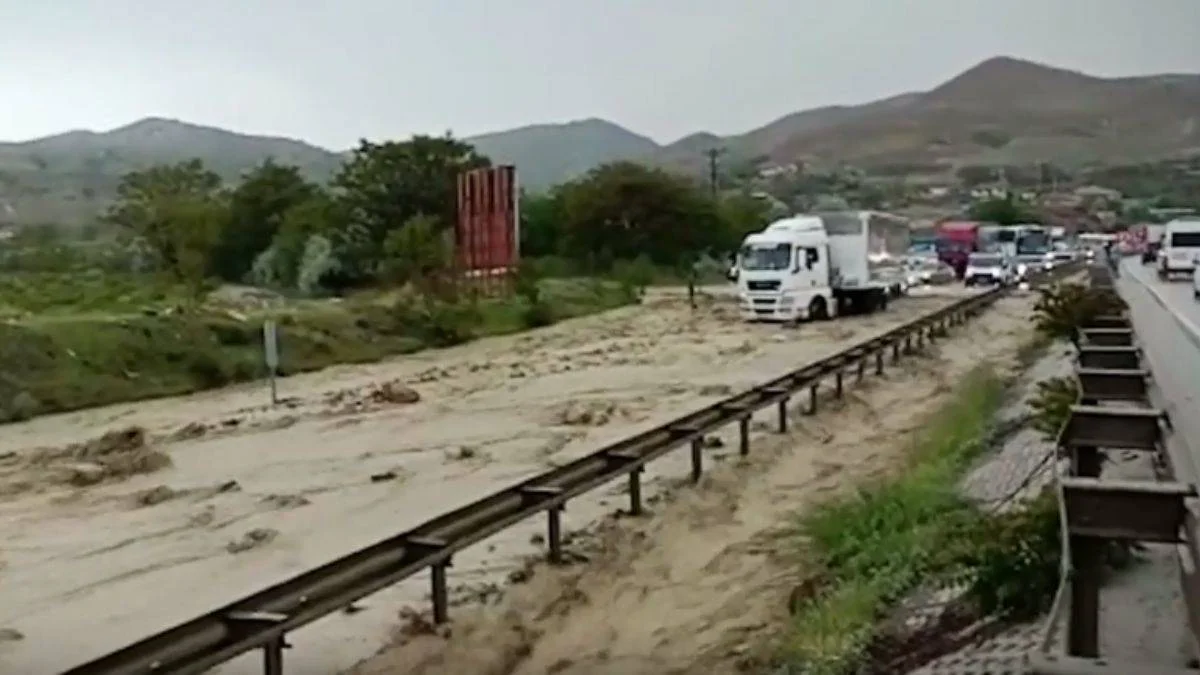 Ankara-Kırıkkale karayolu trafiğe kapandı