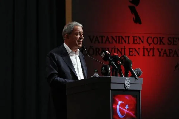 Bakan Akar son noktayı koydu: Ya teslim olacaklar ya da gömülüp gidecekler