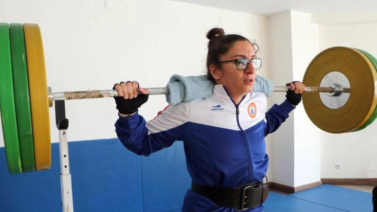 Görme engelli milli judocu Esmer, spordan kazandığı parayla 5 kardeşini okutuyor