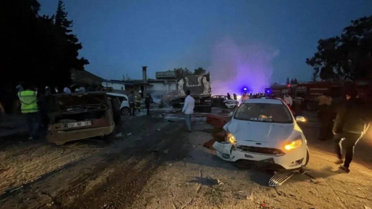 Hatay'da katliam gibi kaza: 12 ölü, 3'ü ağır 31 yaralı