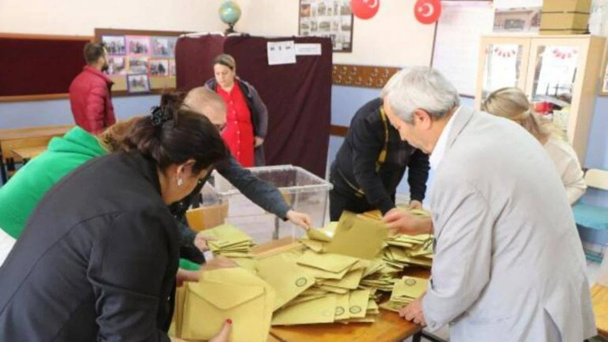 Oylar sayılıyor