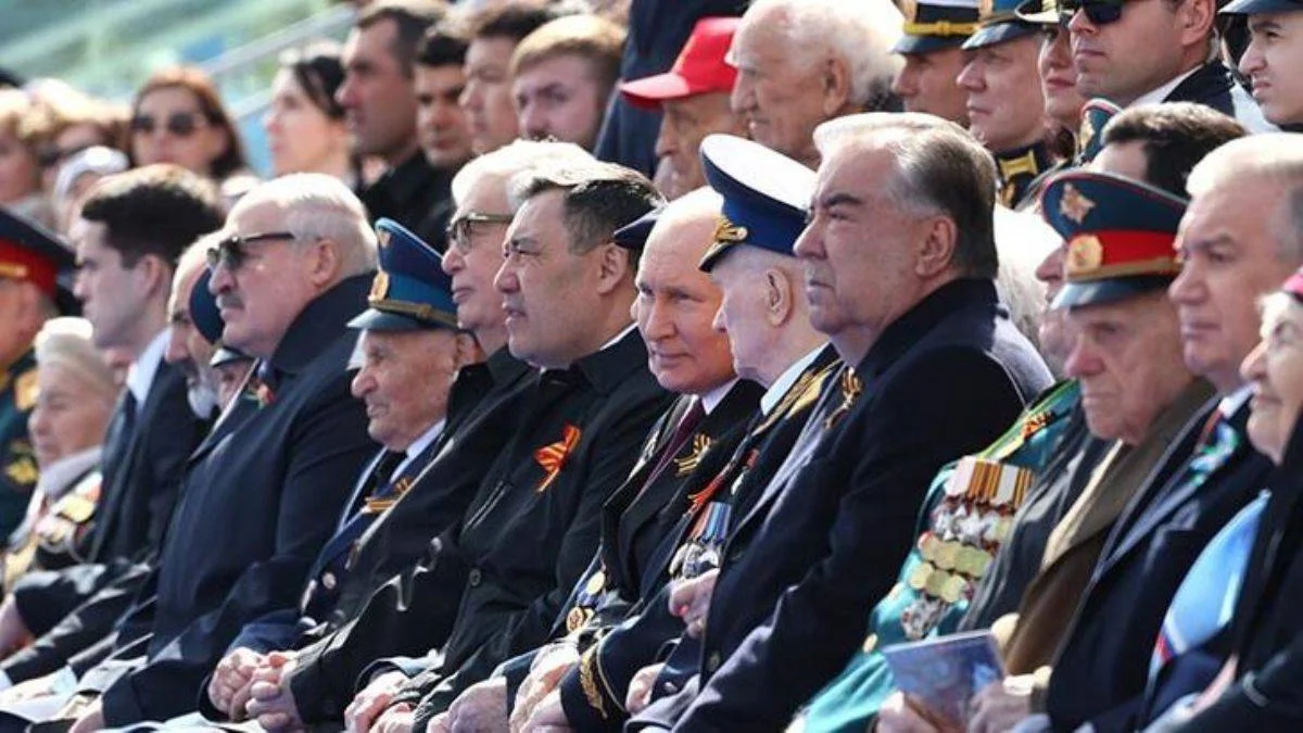 Putin'in Zafer Günü Mesajı: Rusya için ne batıda ne de doğuda düşman yok