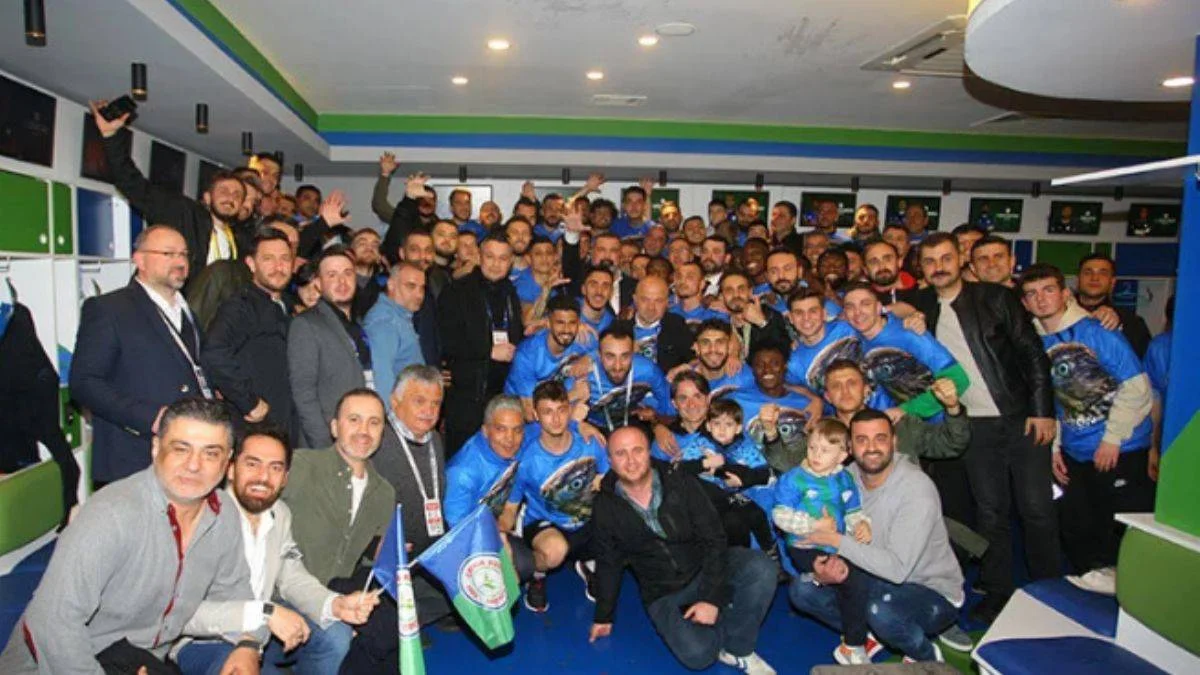 Rizespor Süper Lig'e yükseldi