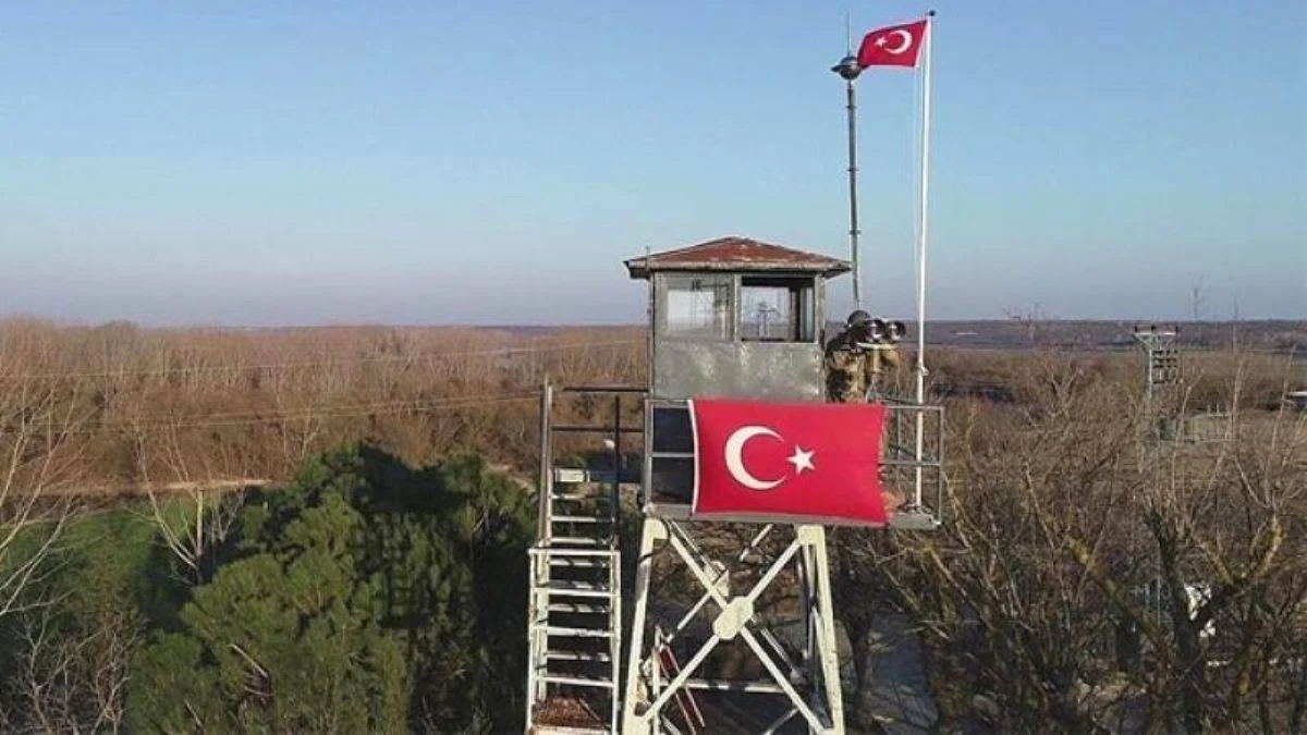 Suriye sınırında 3'ü terör örgütü mensubu 4 kişi yakalandı