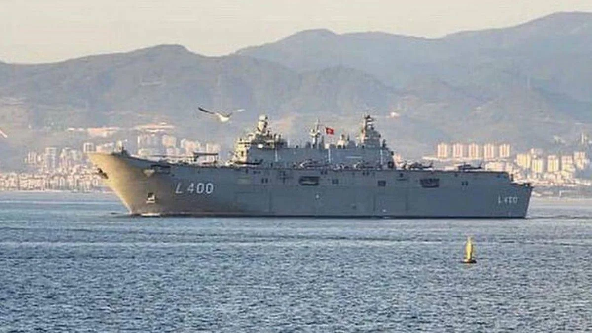 TCG Anadolu İzmir'de