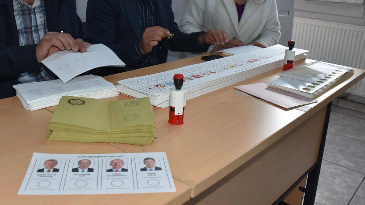 YSK: Barolar sandık alanlarında 'gözlemci' görevi yapamaz