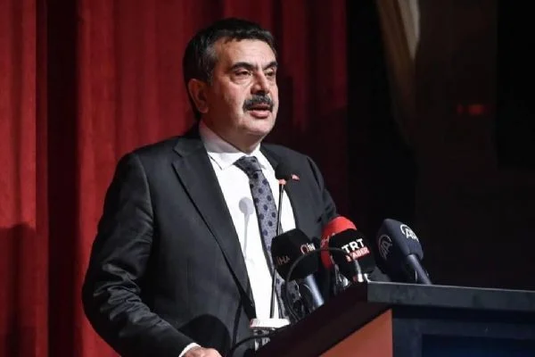 Bakan Tekin'den öğrencilere yaz tatili mesajı: Okumayı ve araştırmayı ihmal etmeyin