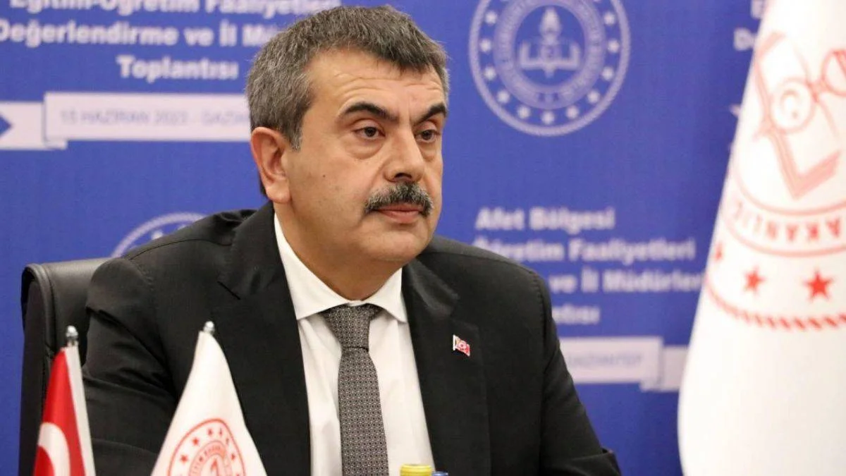 Bakan Tekin: Eylül ayında deprem öncesi koşullara ulaşılacak