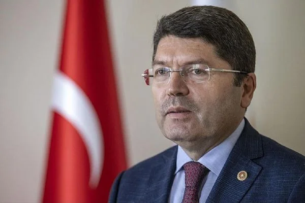 Bakan Tunç'tan İsveç'teki menfur saldırıya tepki: Hiçbir mahkeme kararı bu hakareti meşrulaştıramaz