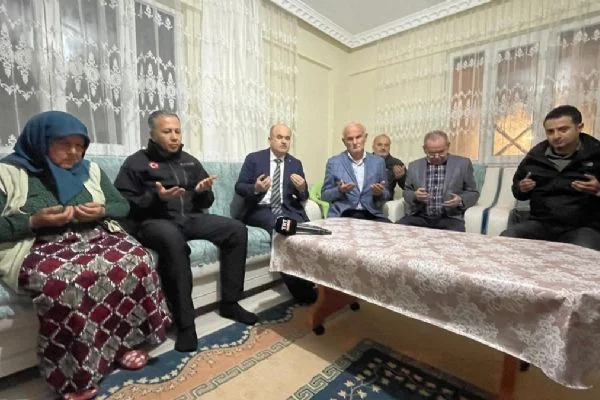 Bakan Yerlikaya, Samsun'da taziye ziyaretinde bulundu