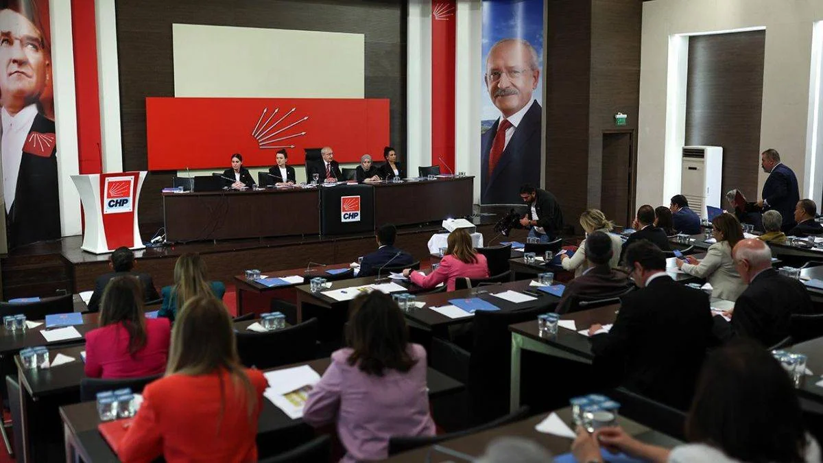 CHP'de 15'e düşen MYK listesi açıklandı