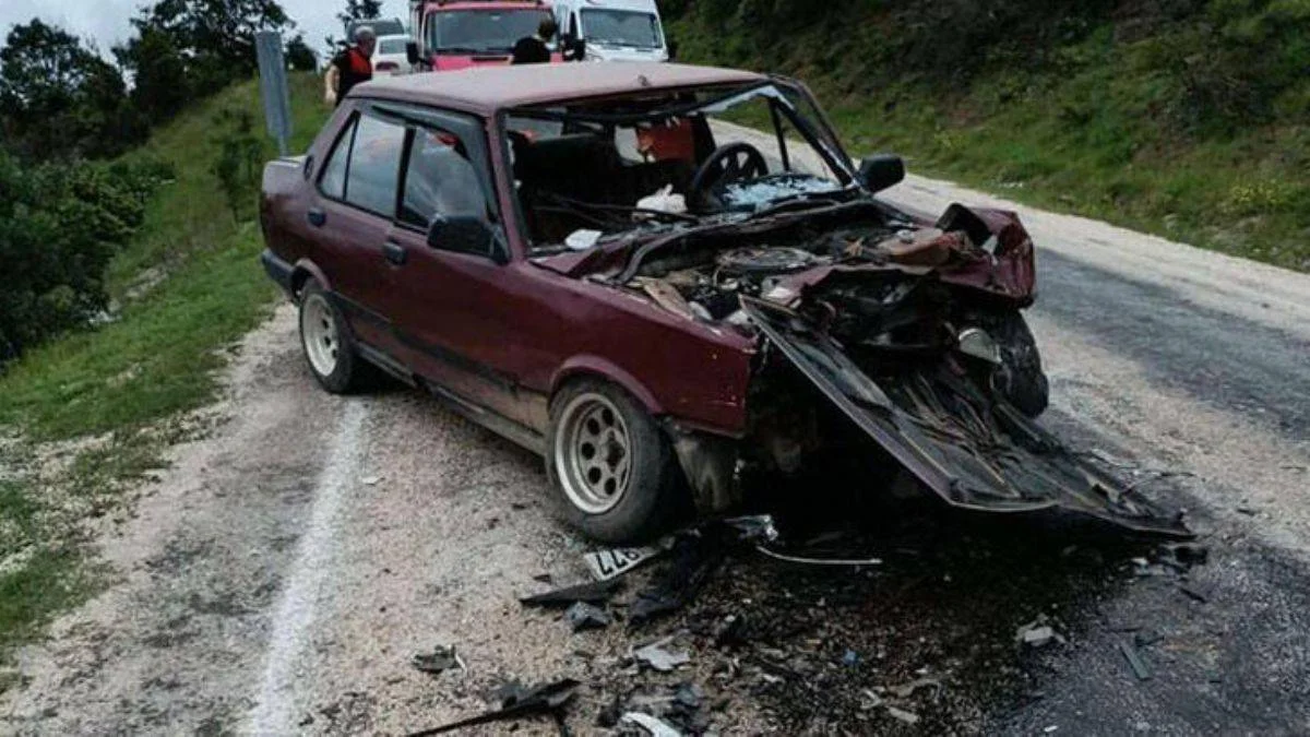 Kafa kafaya çarpıştılar: 1 ölü, 1 yaralı