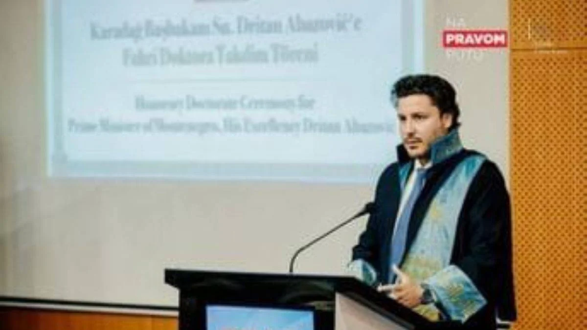 Karadağ'ın eski başbakanına fahri doktora üzdü