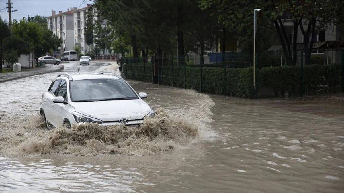 Meteorolojiden 14 il için kuvvetli yağış uyarısı