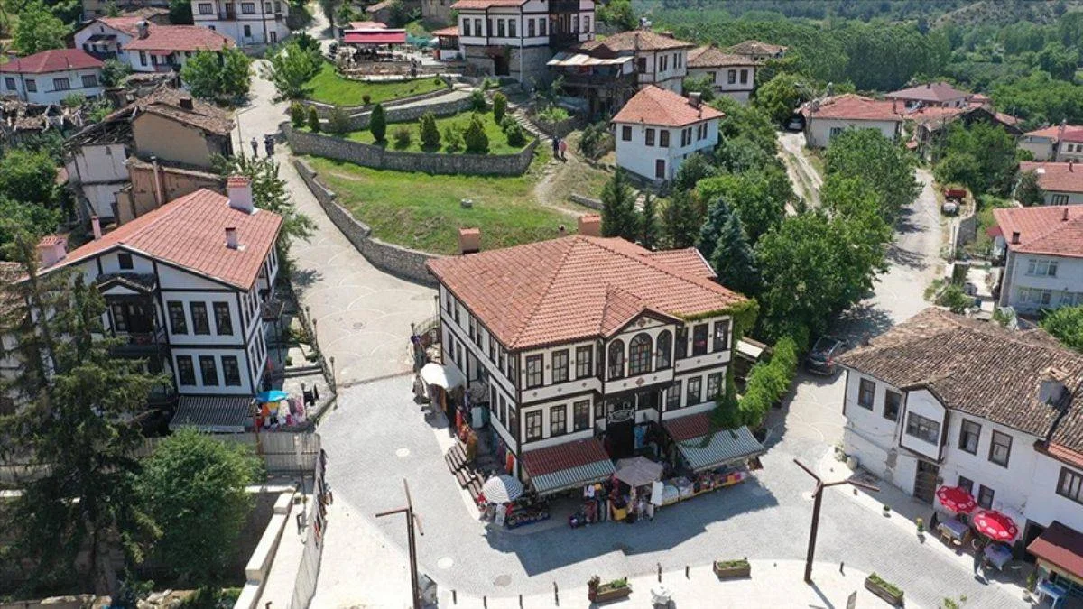 Tarih ve doğanın iç içe yaşandığı Taraklı