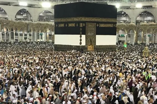 Türkiye'den yola çıkan hacı adayları kutsal topraklara ayak bastı