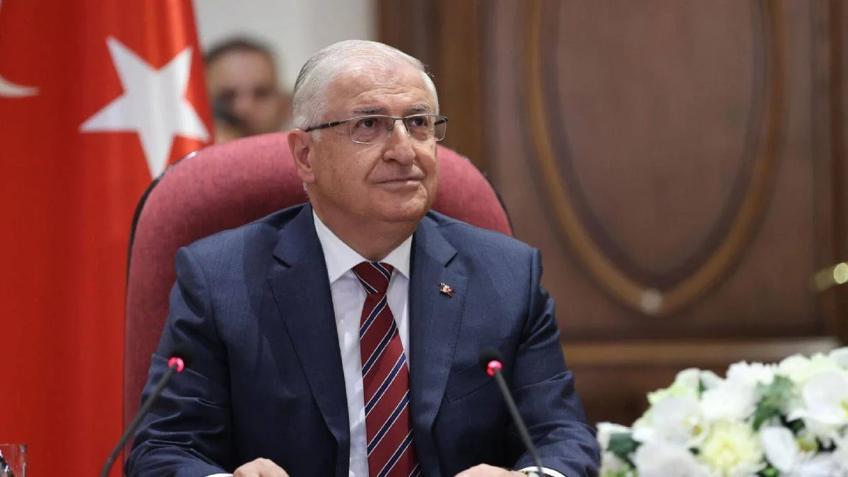Yeni Milli Savunma Bakanı Güler'in o gece yaşadıkları: 'Zorla yatırıp başına bastılar'