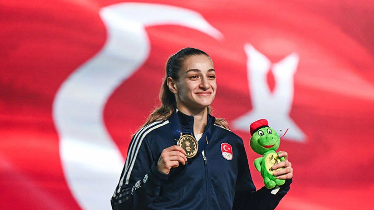 Buse Naz Çakıroğlu altın madalya kazandı