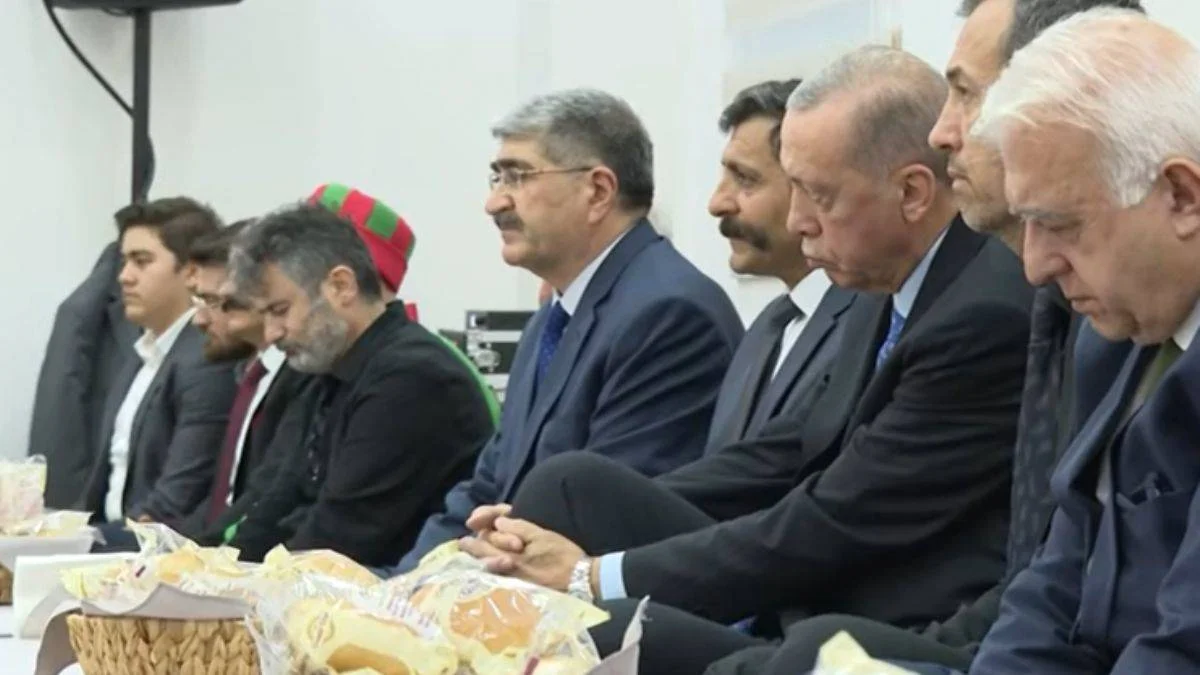 Erdoğan'dan Cemevi ziyareti