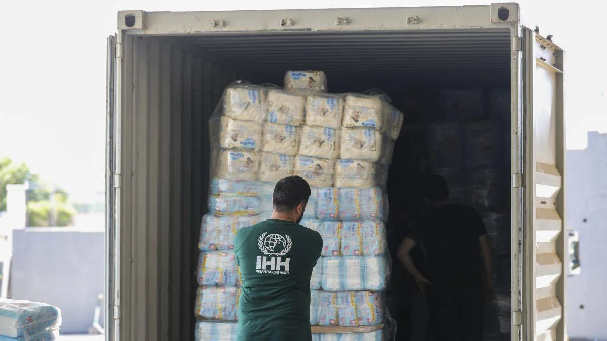 İHH'dan Sudan'a 15 konteynerlik yardım malzemesi