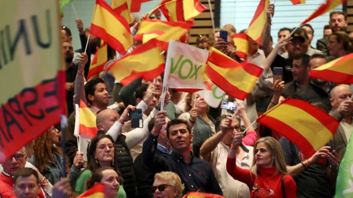 İspanyol siyasetçiden camileri kapatma vaadi