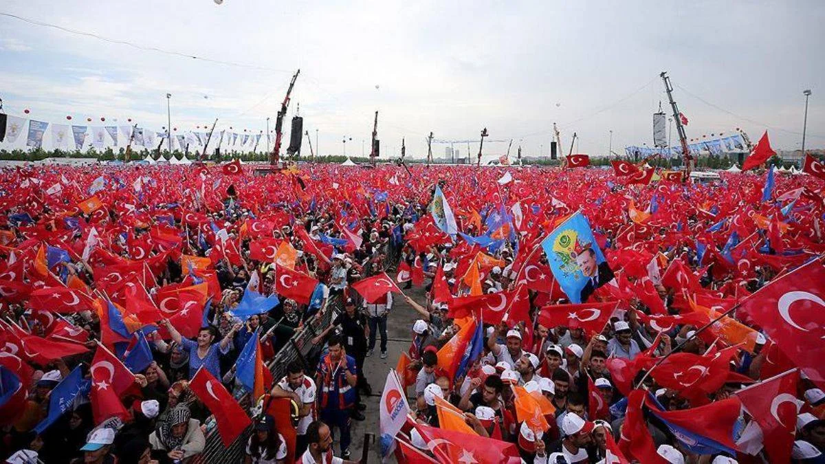 Laikler artık 'yabancı', 'ötekiler' yerli oldu