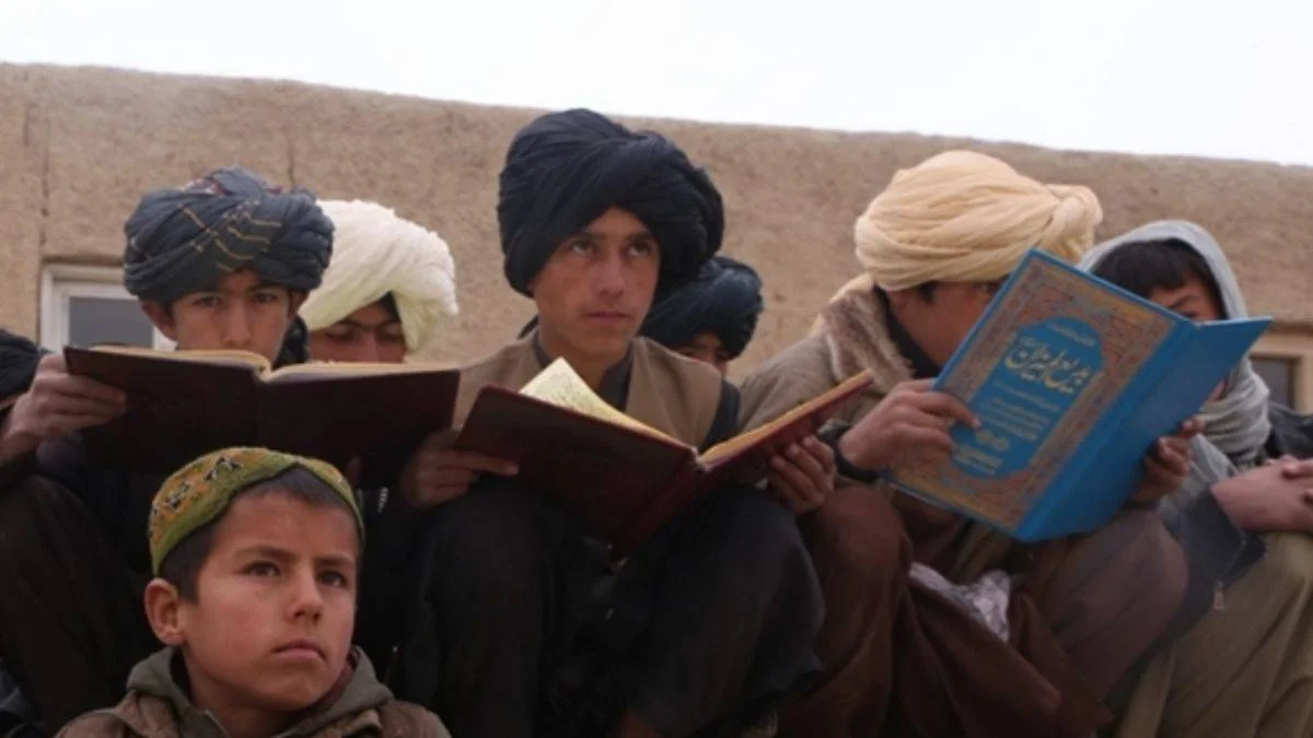 Nişanyan'dan Taliban savunması: Medrese eğitiminin nesi eksikmiş?