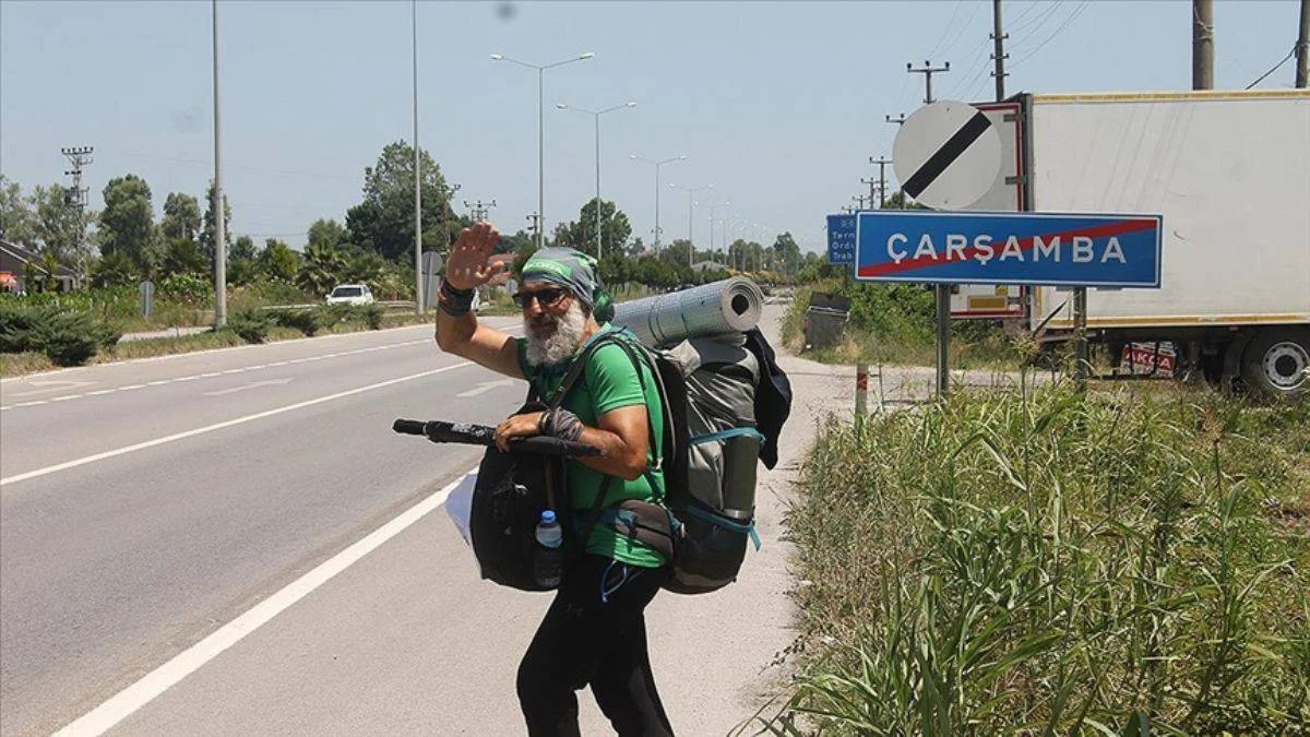 Okuduğu kitaptan etkilenip Türkiye turuna çıktı