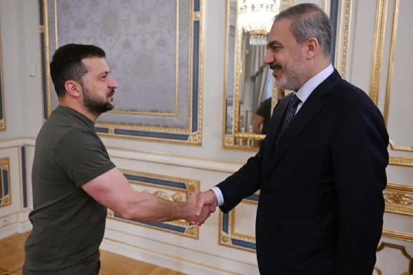 Bakan Fidan, Ukrayna lideri Zelenski ile bir araya geldi