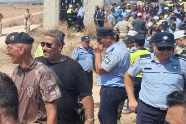 BM Barış Gücü, 8 KKTC polisini yaraladı