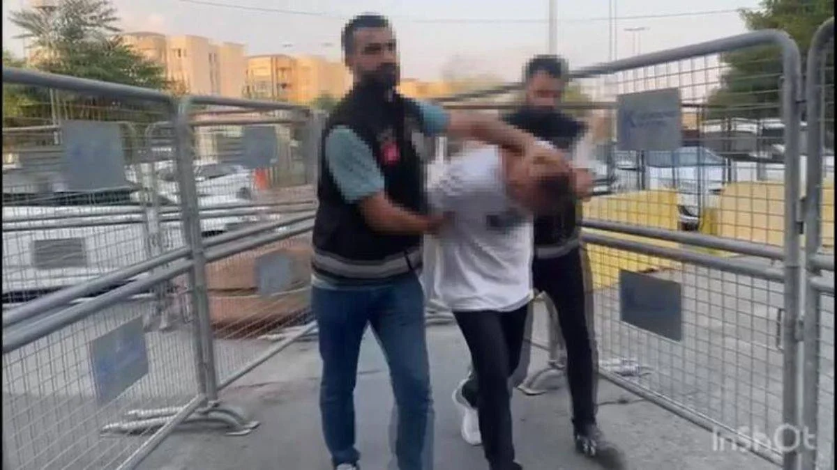 Boşanmak isteyen eşini başından vurdu