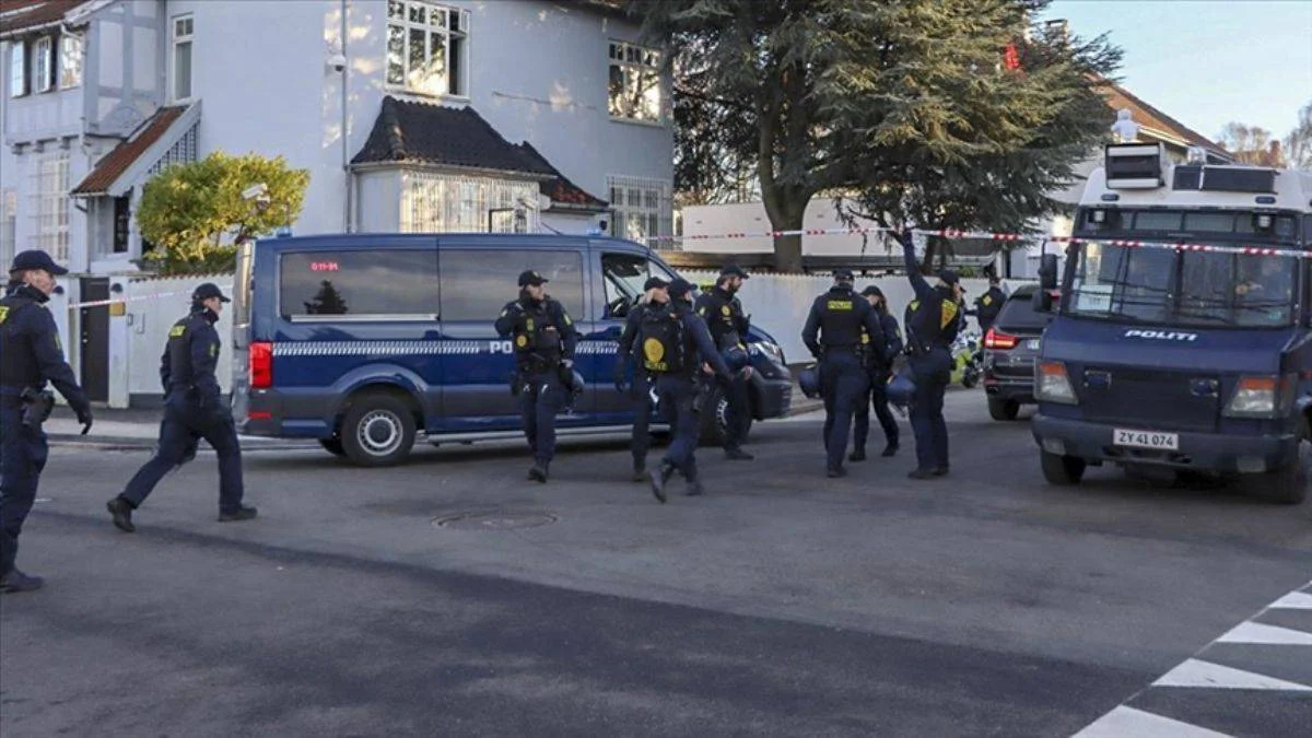 Danimarka'da Türk Büyükelçiliği önünde Kur'an'a saldırı