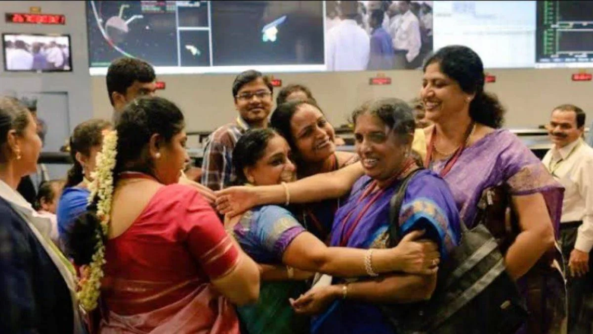 Dünyada ilk: Hindistan'ın uzay aracı Chandrayaan-3 Ay'ın güneyine indi