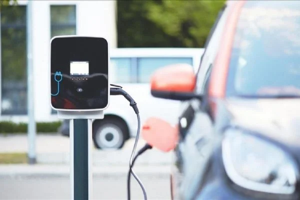 Elektrikli şarj soketi için 2053 hedefi 38 bin