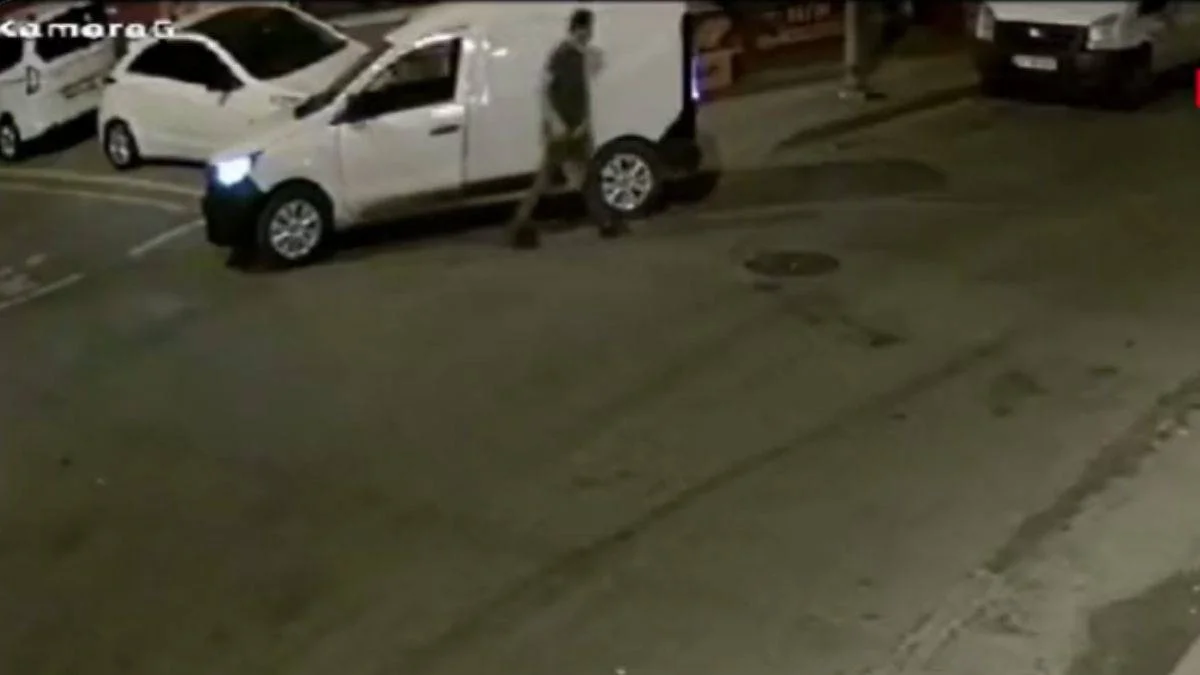 Esenyurt'ta poğaçacının aracını çaldılar