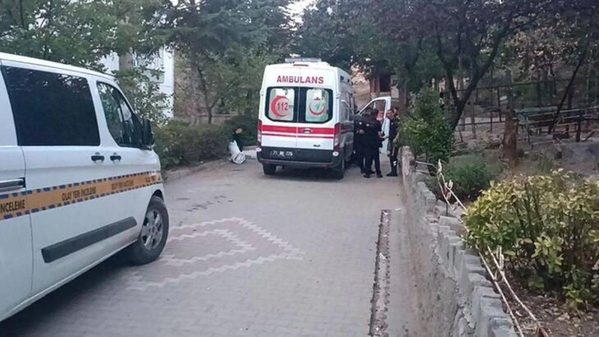 Eşiyle yakaladığı kişiyi silahla öldürdü
