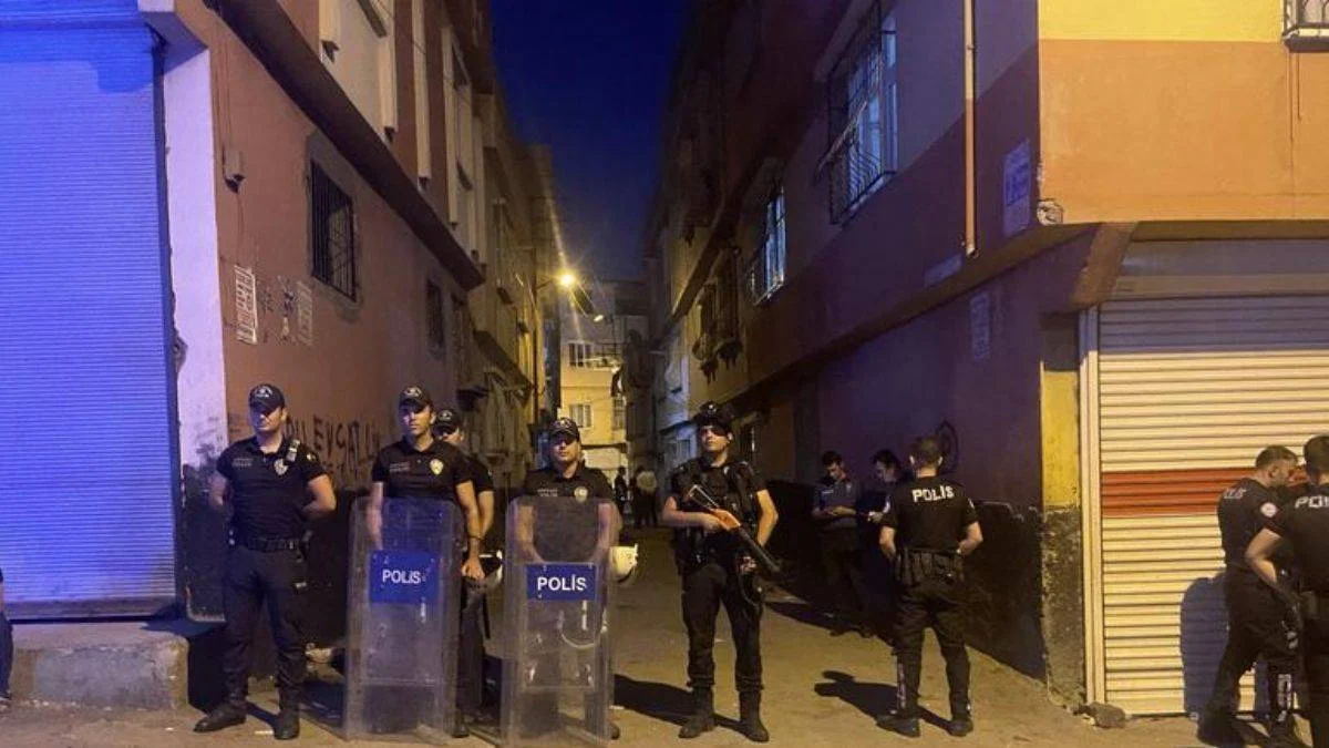 Gaziantep'te komşu kavgası; 1'i polis 15 yaralı
