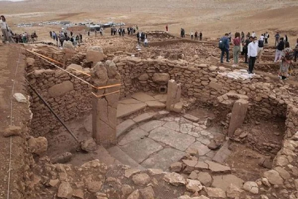 Göbeklitepe ile benzer yapılar içeren Karahantepe'de kazı çalışmaları başladı