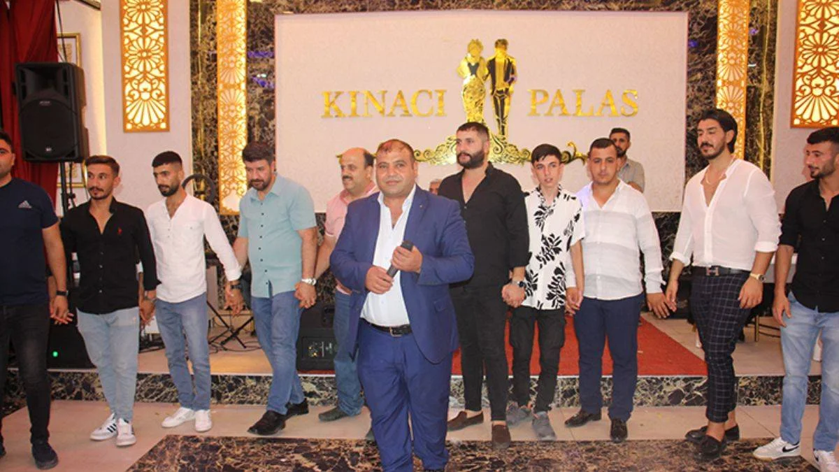 Gündüz kasap akşam solist