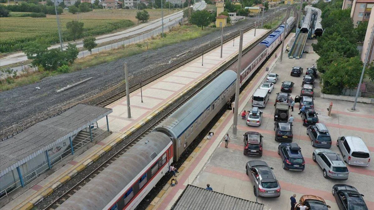 Gurbete 'arabalı trenle' rahat yolculuk