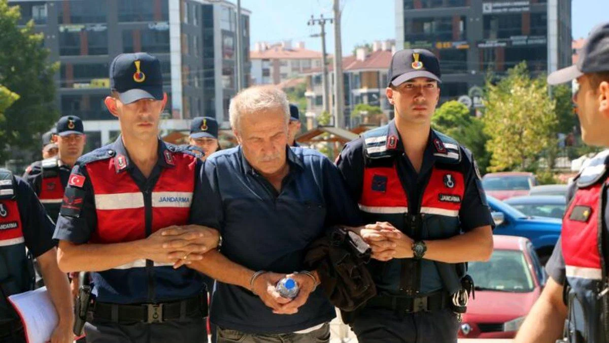 Husumetlisini, aracıyla başının üzerinden geçerek öldürdü