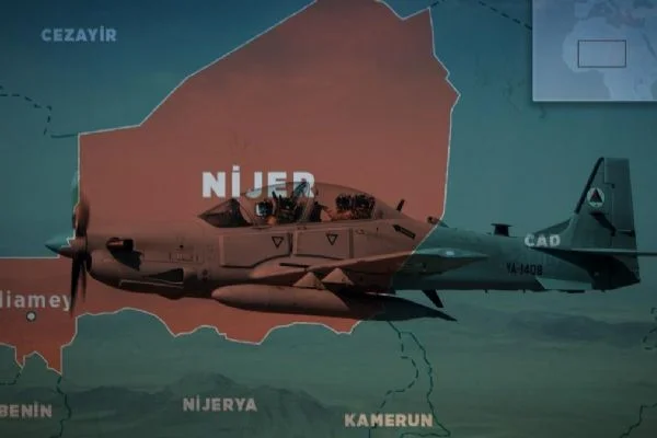 İki ülke olası bir askeri müdahaleye karşı Nijer'e savaş uçağı gönderdi