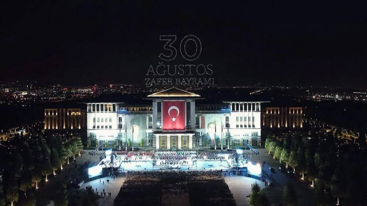 İlk kez yayınlanan Cumhuriyetin 100. yıl marşının sözleri