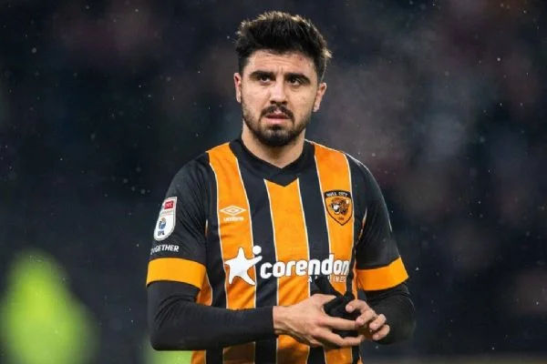 İngiltere'de Ozan Tufan rüzgarı! Gol krallığında zirvenin sahibi