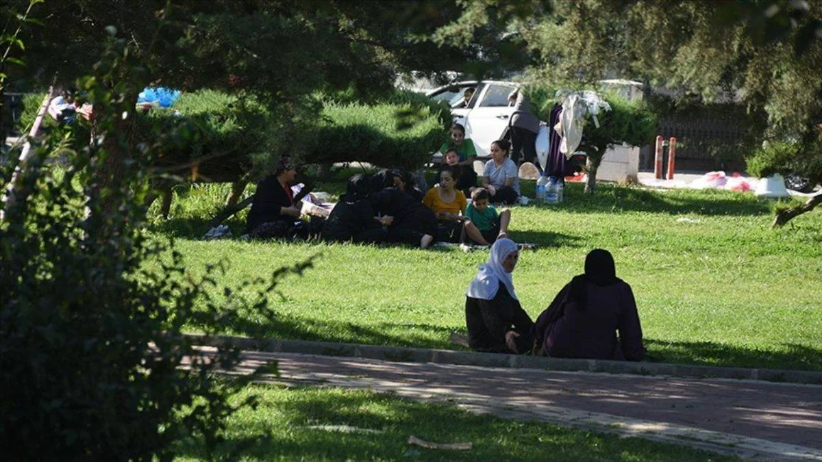 Malatyalılar sokakta sabahladı