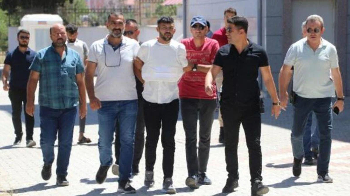 Oğlu öldürülen anne-baba tetikçi tutup kardeşini öldürtmüş