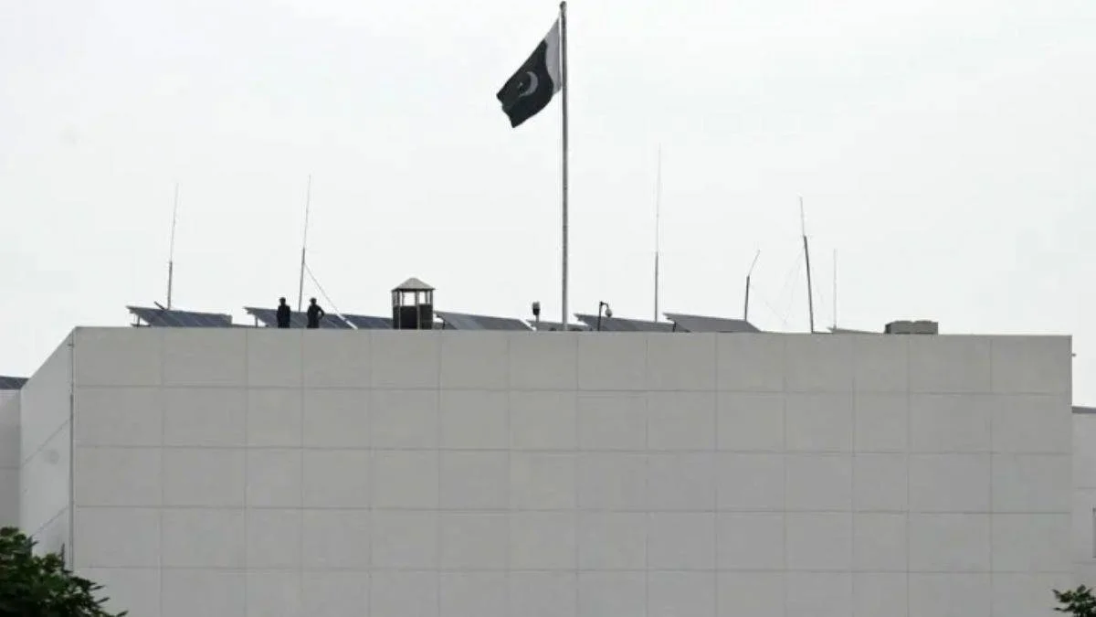 Pakistan'da Meclis feshedildi