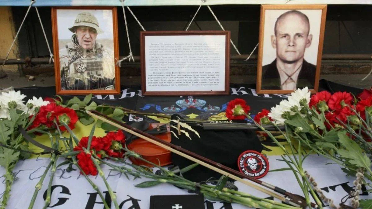 Ruslar, Wagner'in ölen patronu Prigojin'i anıyor