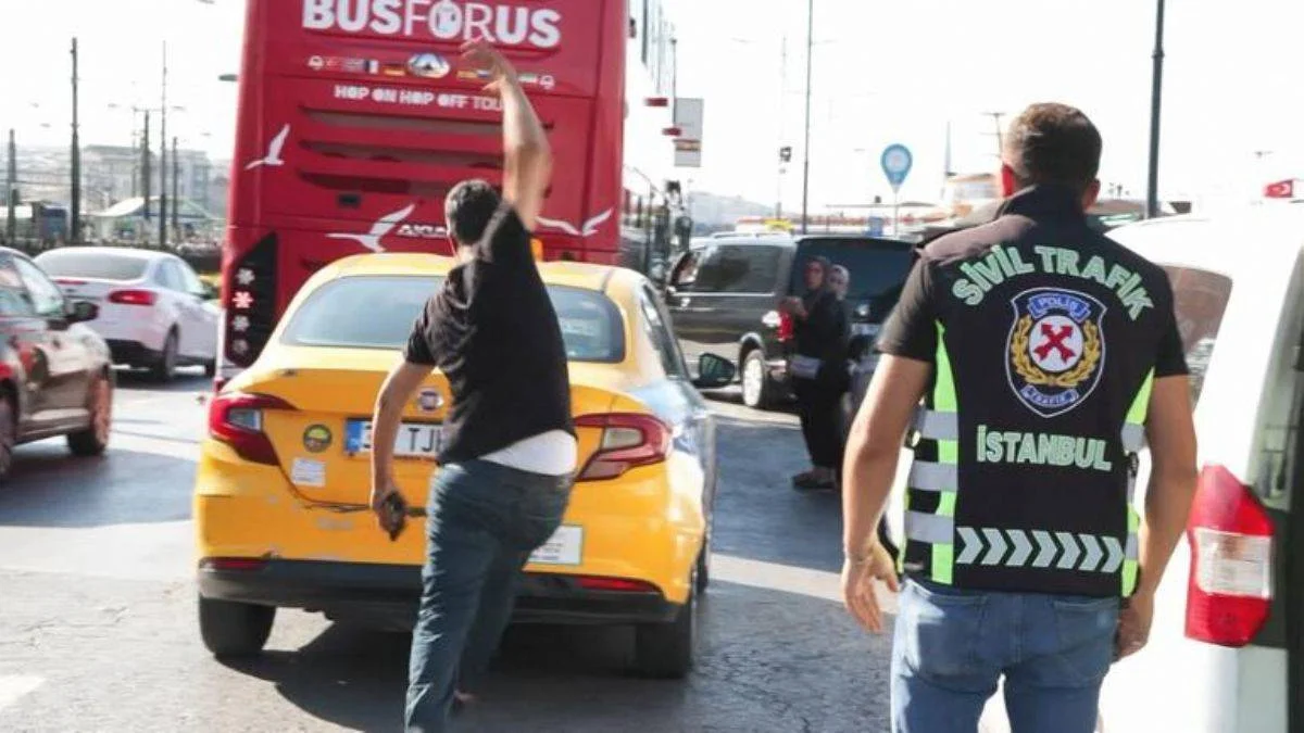Taksi denetimi: 'Burada dansöz mü oynatıyoruz'
