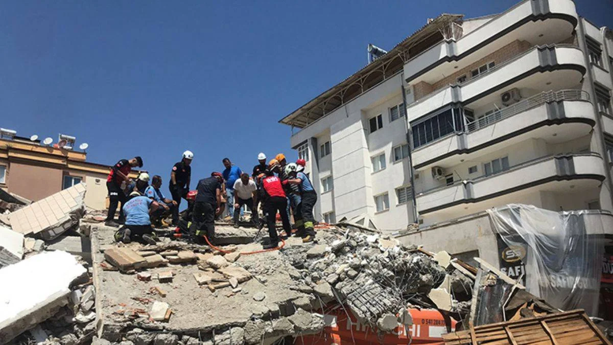 Yıkım sırasında enkaz altında kalan işçi öldü